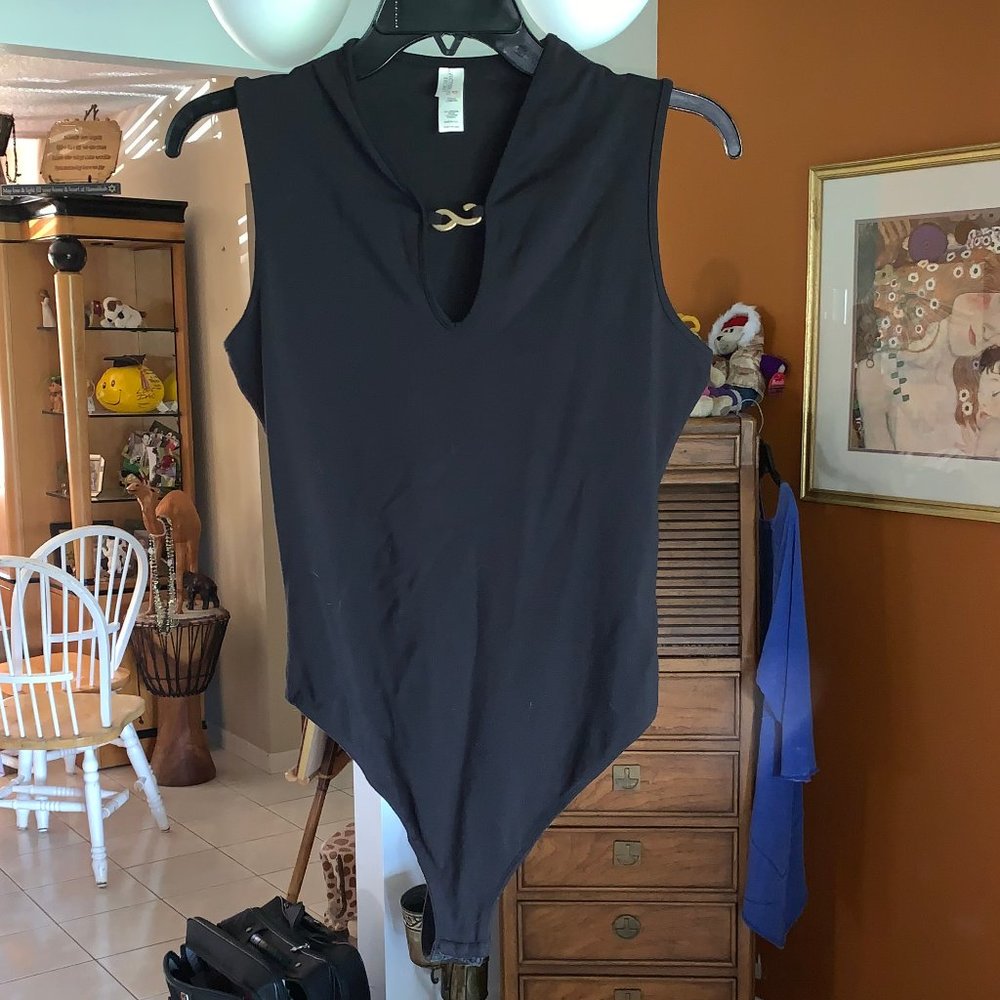 VICTORIA SECRET BLACK BODYSUIT W/SNAPS
